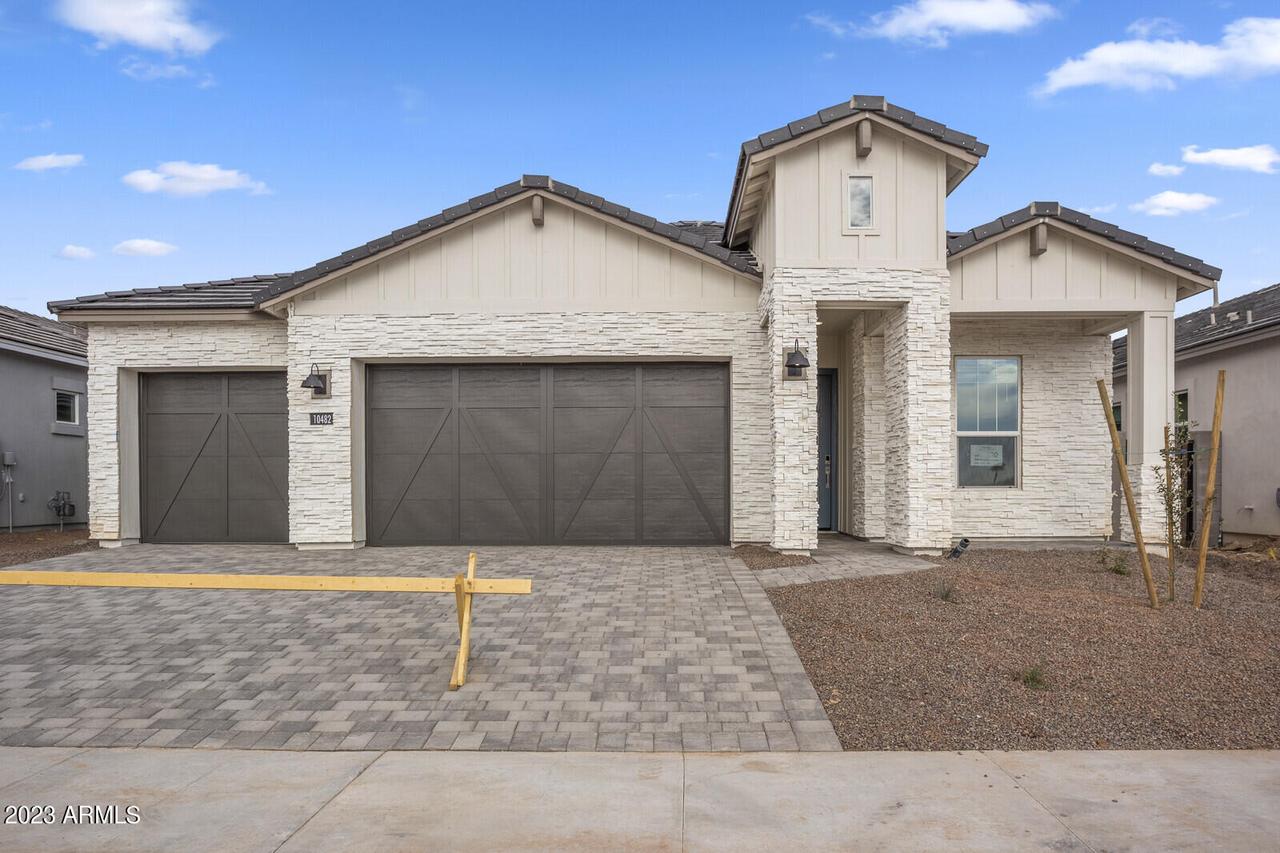 10482 W Deanna Dr., Peoria, AZ 85382