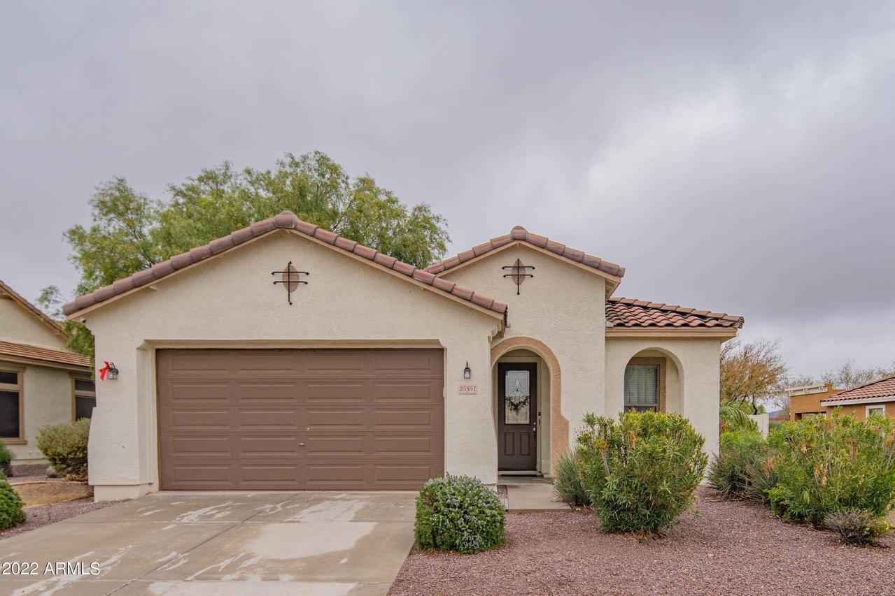 25651 N Sandstone Way, Surprise, AZ 85387