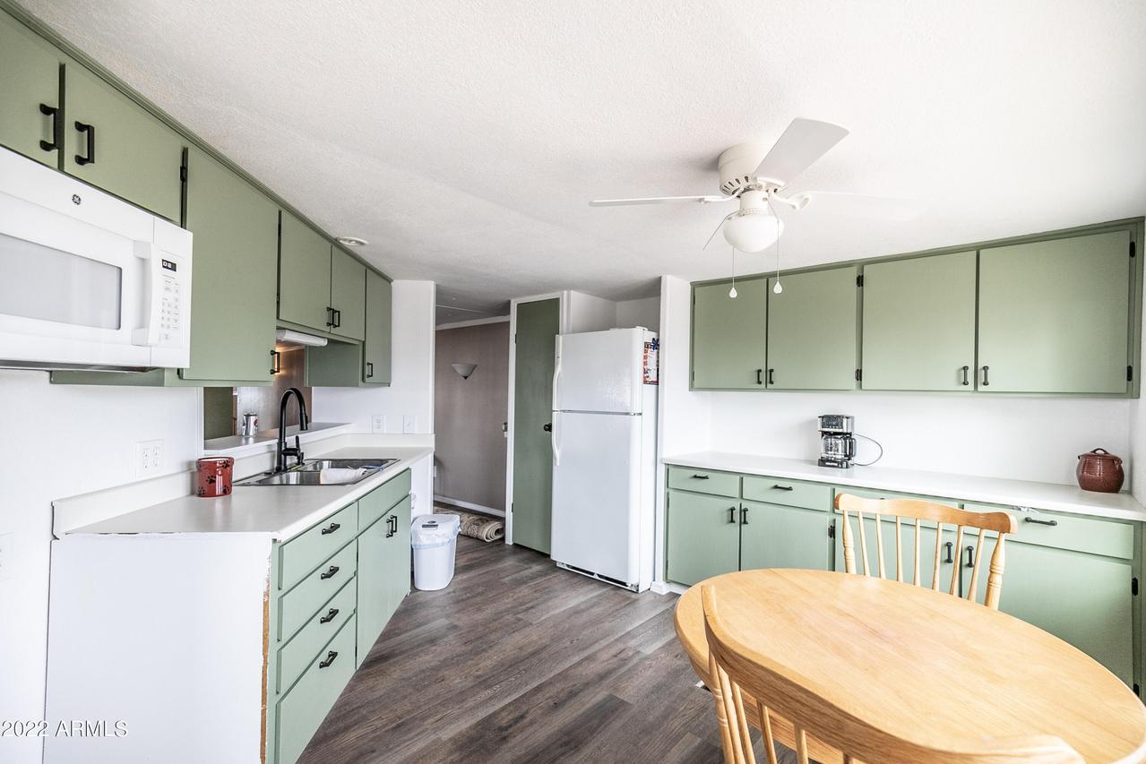 1091 S Cedar Dr., Apache Junction, AZ 85120