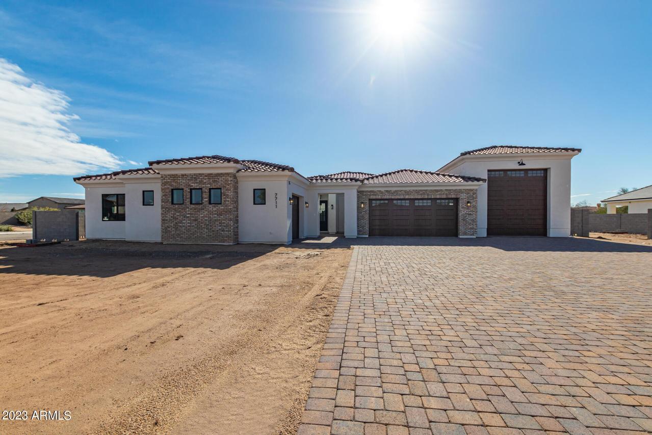 7711 W Camino De Oro Rd., Peoria, AZ 85383