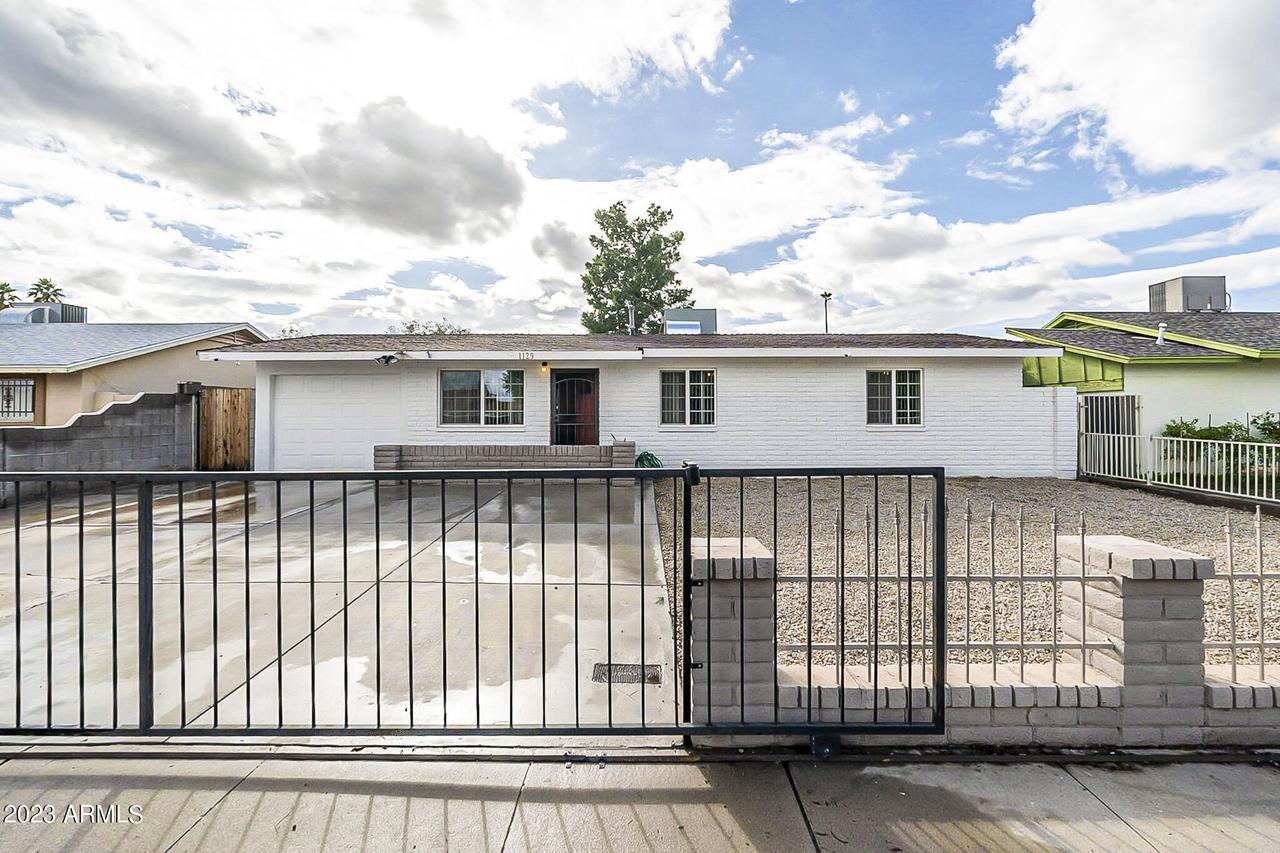 1129 E Ardmore Rd., Phoenix, AZ 85042