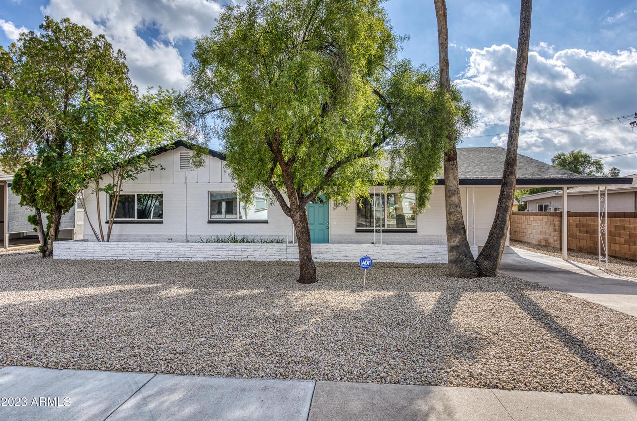 1127 E El Caminito Dr., Phoenix, AZ 85020