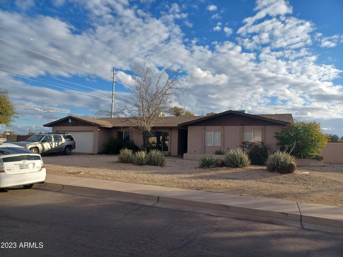 3141 E Hillery Dr., Phoenix, AZ 85032
