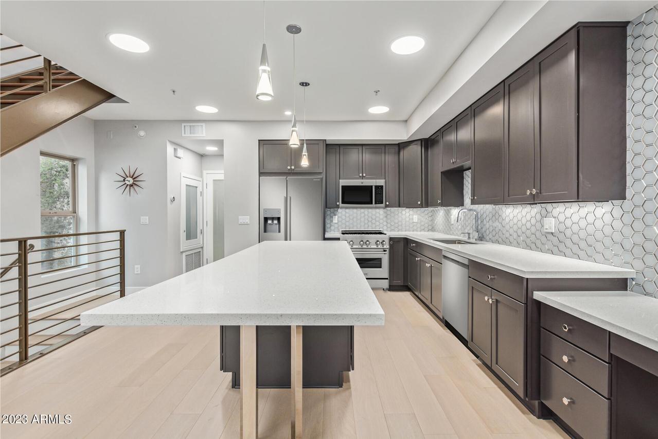525 W Lakeside Dr. #117, Tempe, AZ 85281