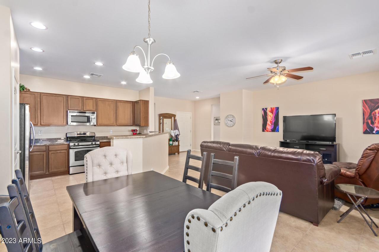 890 E Pasture Canyon Dr., San Tan Valley, AZ 85143