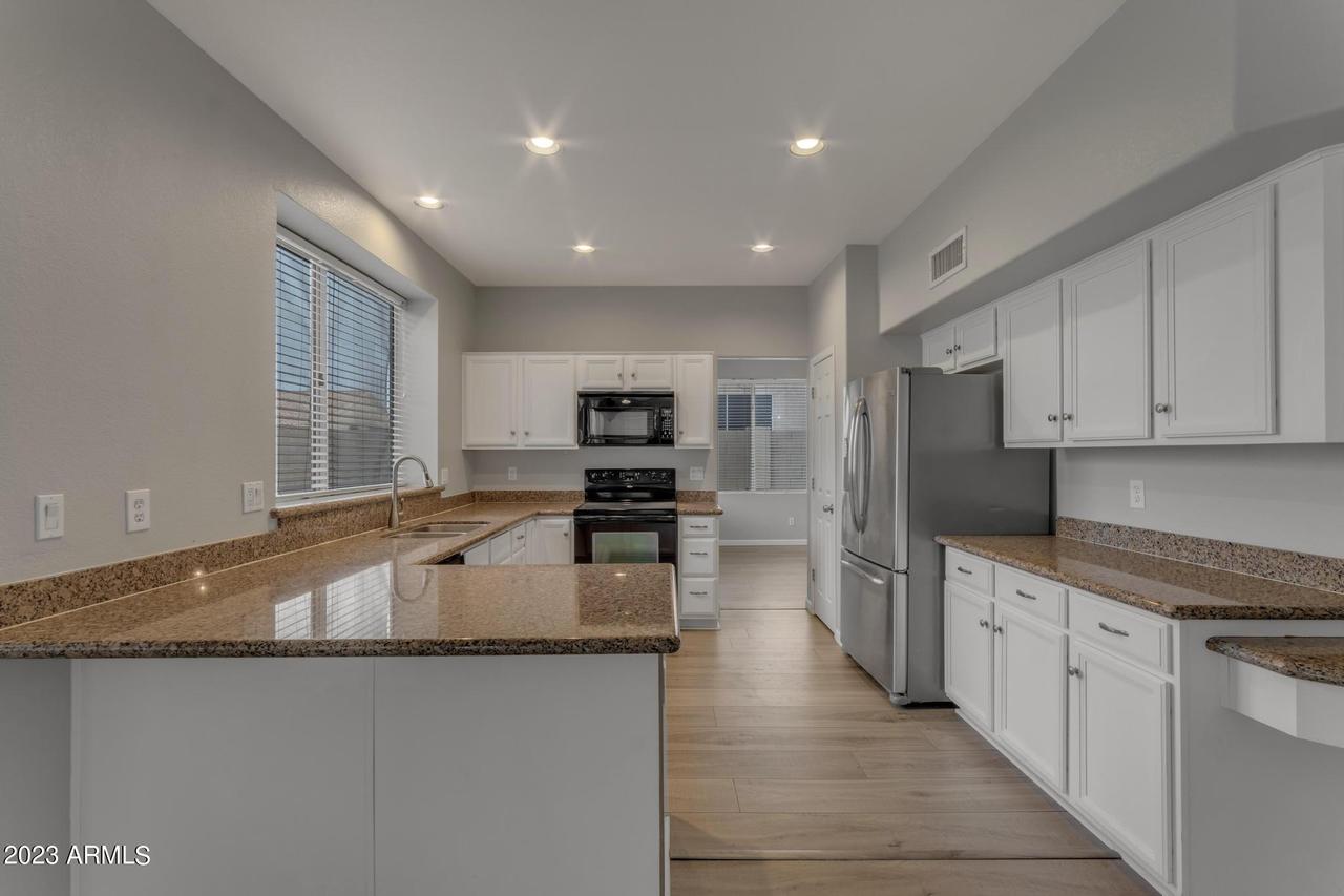 11430 W Laurelwood Ln., Avondale, AZ 85392