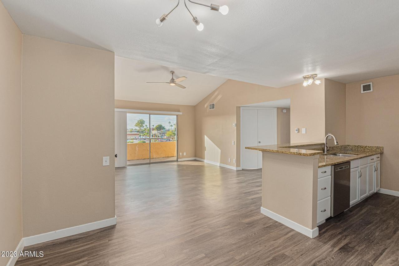 8055 E Thomas Rd. #M206, Scottsdale, AZ 85251