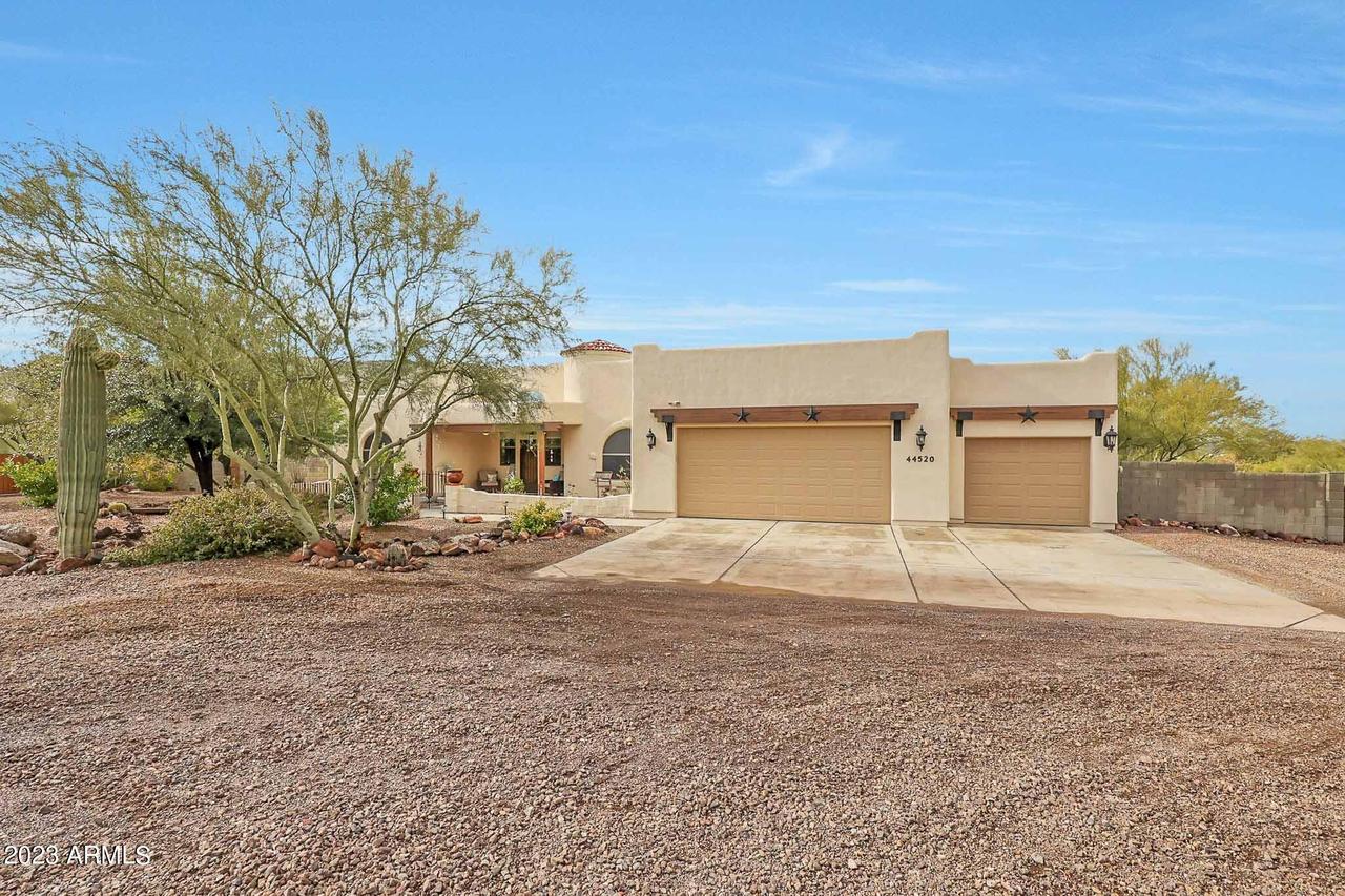 44520 N 12th St., New River, AZ 85087