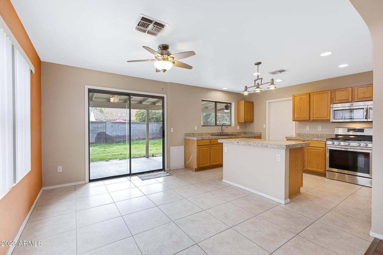 10543 W Jessie Ln., Peoria, AZ 85383