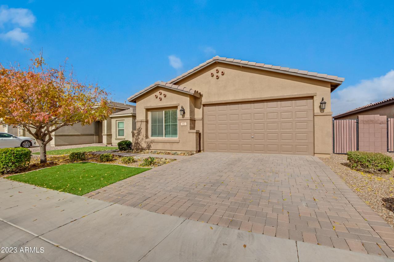 892 W Banyan Ave., San Tan Valley, AZ 85140