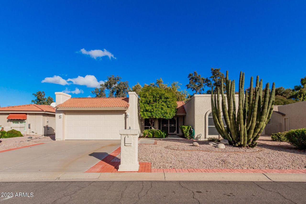 26617 S Lakemont Dr., Sun Lakes, AZ 85248