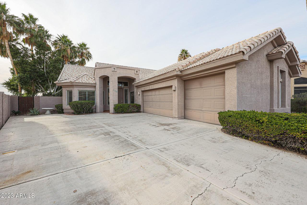 21538 N 58th Ave., Glendale, AZ 85308