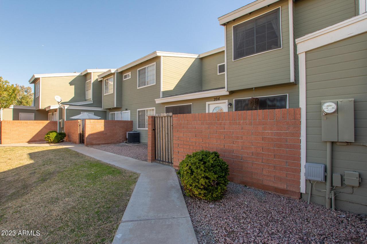 2301 E University Dr. #204, Mesa, AZ 85213