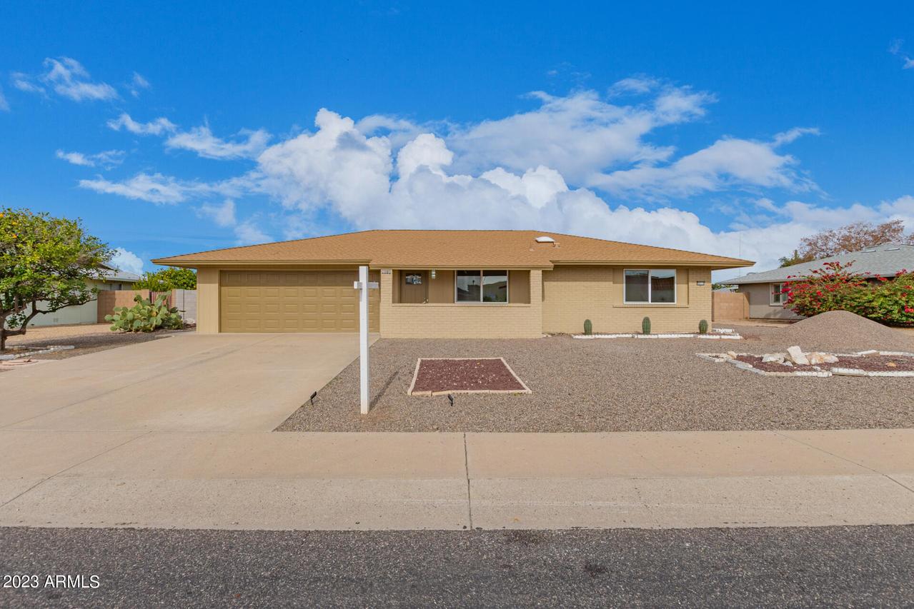 9818 W Wrangler Dr., Sun City, AZ 85373