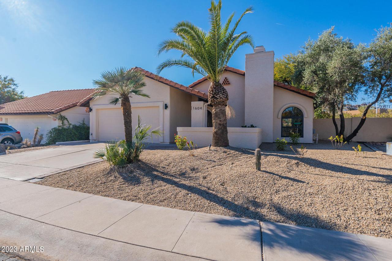 1604 N El Camino Dr., Tempe, AZ 85288