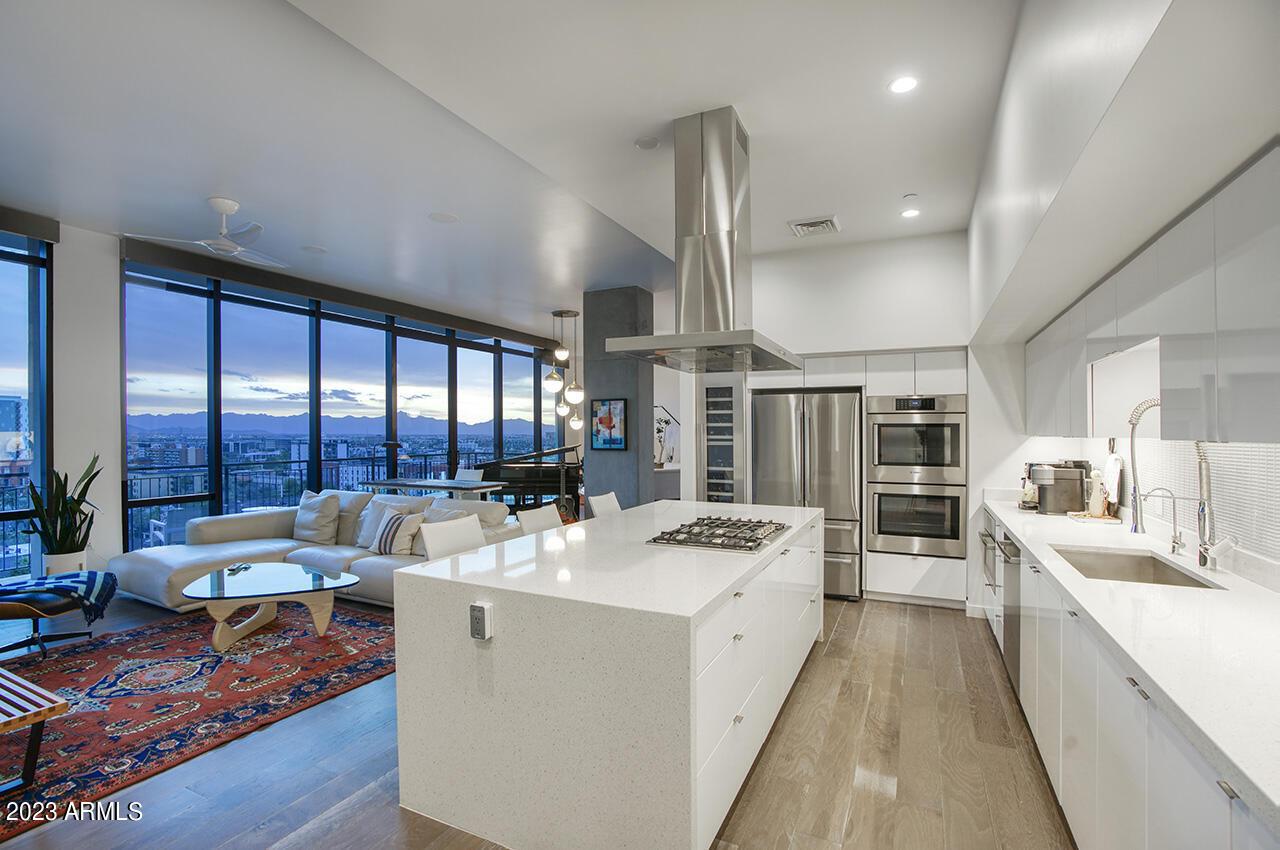 200 W Portland St. #1317, Phoenix, AZ 85003