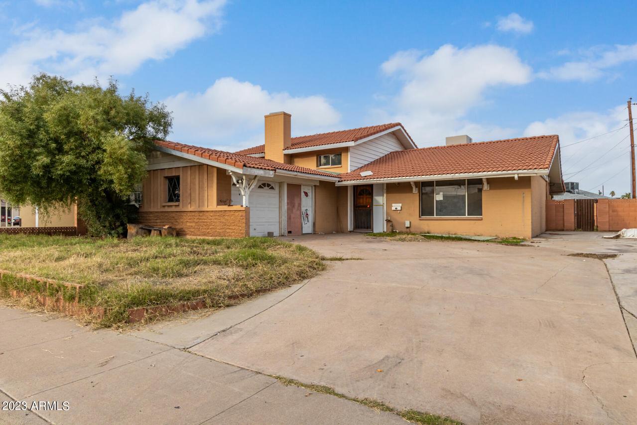 4052 W Montebello Ave., Phoenix, AZ 85019