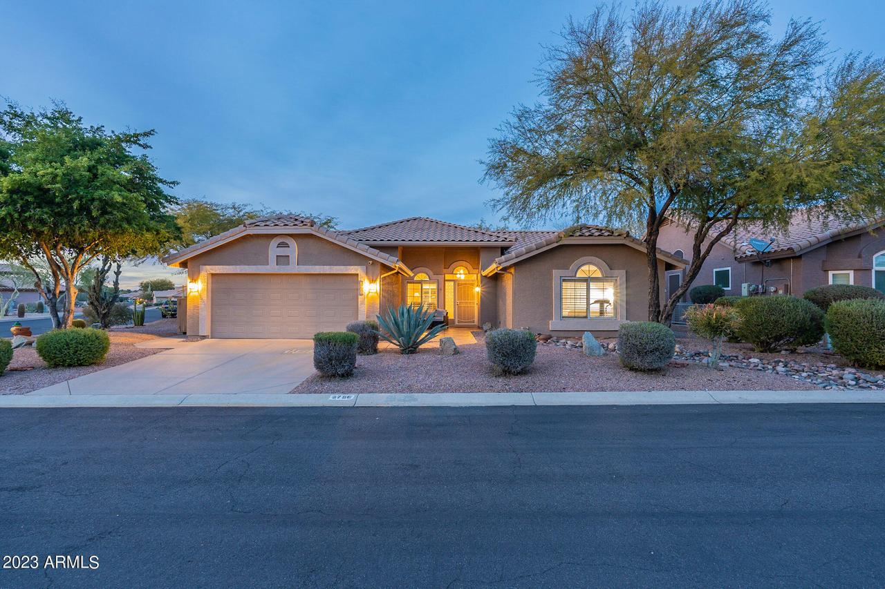 8786 E Saguaro Blossom Rd., Gold Canyon, AZ 85118