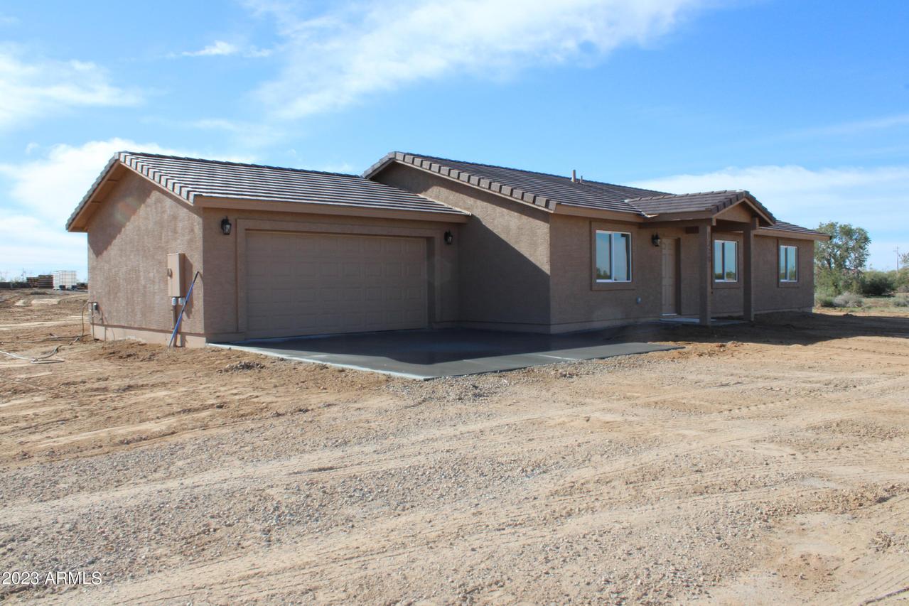 1228 S 334th Ave., Tonopah, AZ 85354
