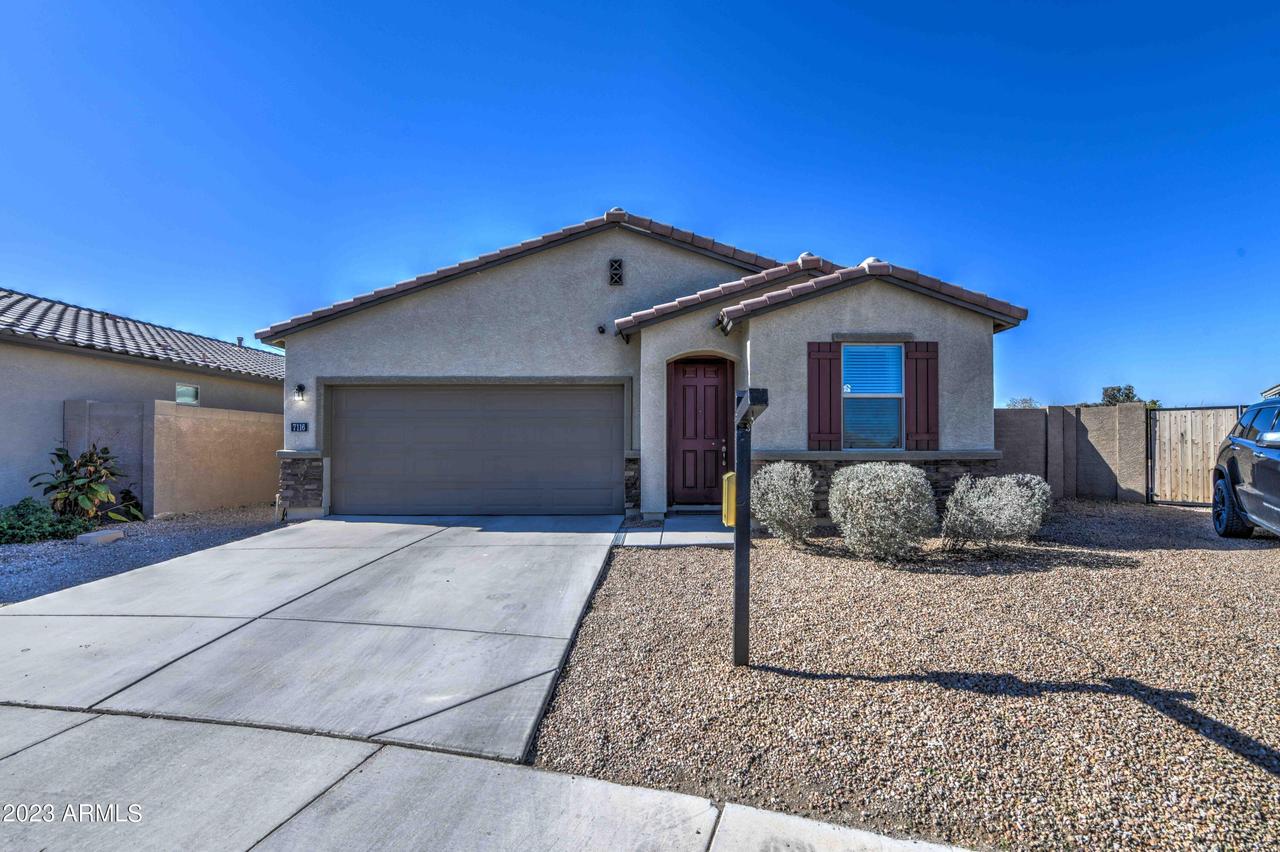 7116 S 33rd Ave., Phoenix, AZ 85041