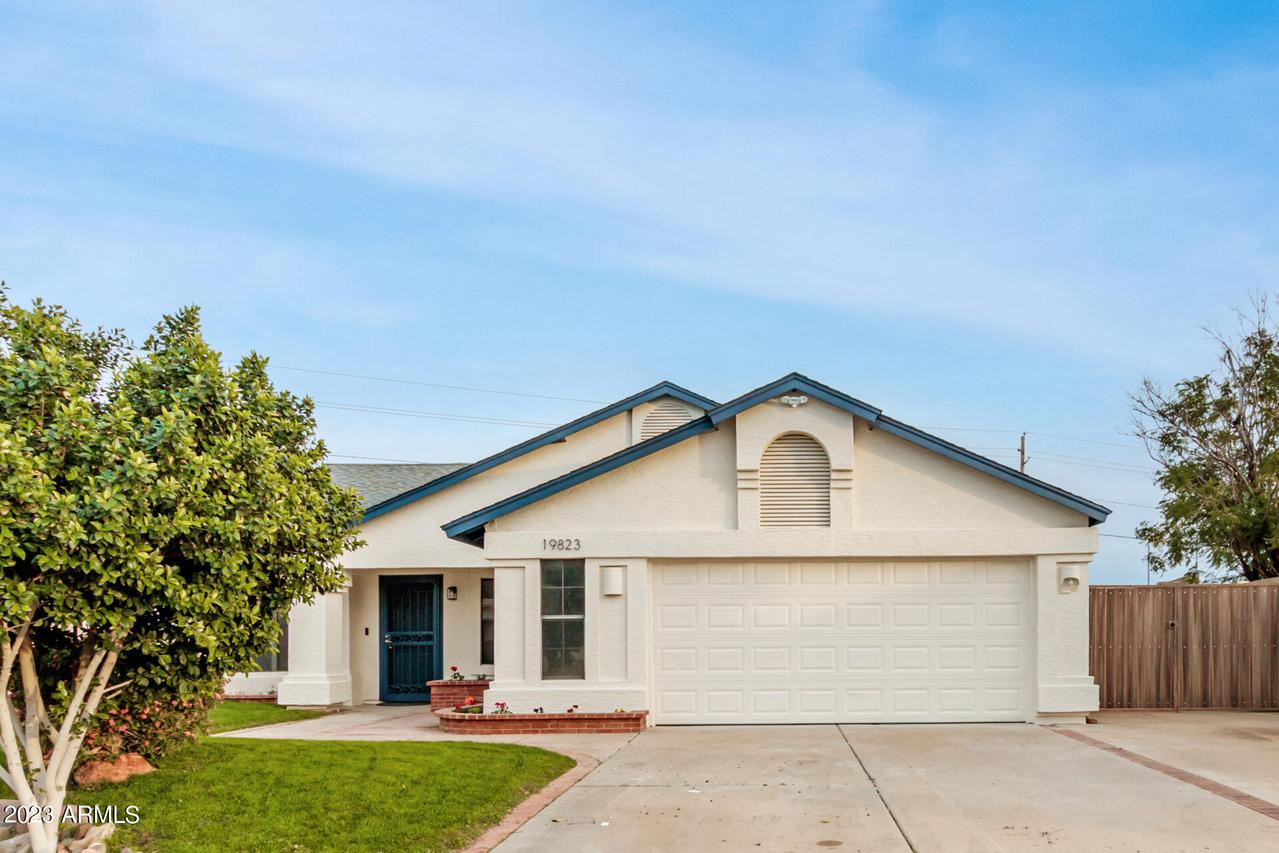 19823 N 43rd Dr., Glendale, AZ 85308