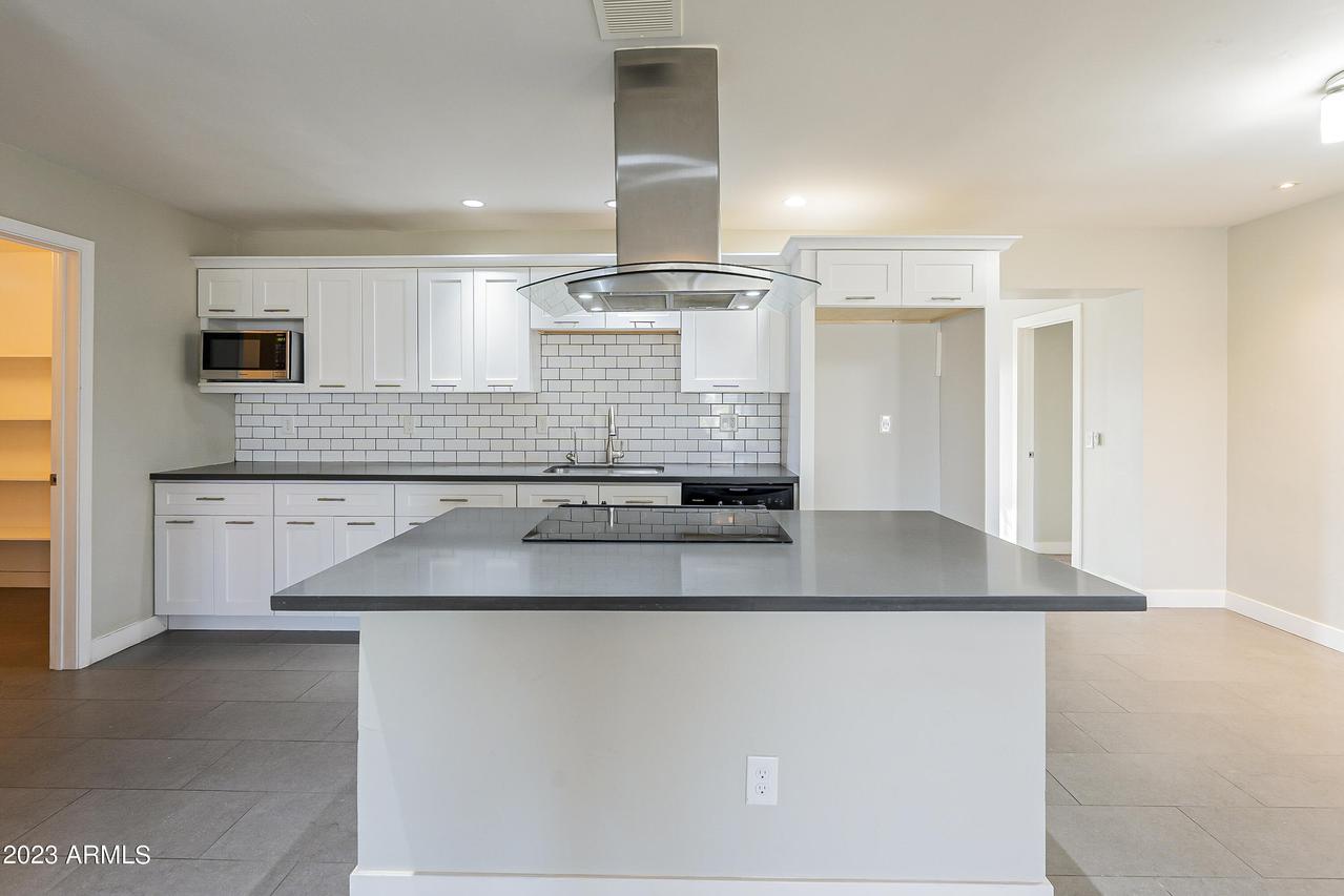 2113 E Whitton Ave., Phoenix, AZ 85016