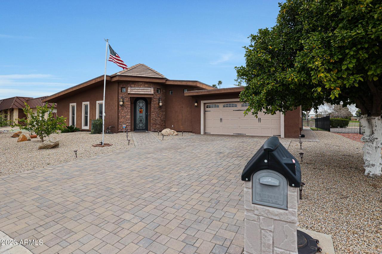 11142 W Palmeras Dr., Sun City, AZ 85373