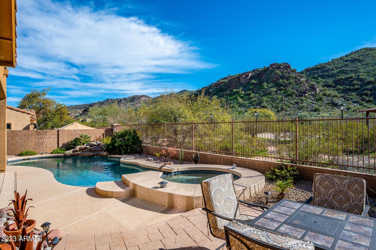 2027 E Gwen St., Phoenix, AZ 85042