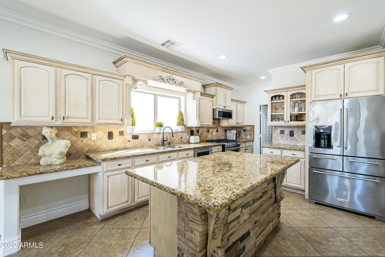 3043 S Sierra Heights Cir., Mesa, AZ 85212