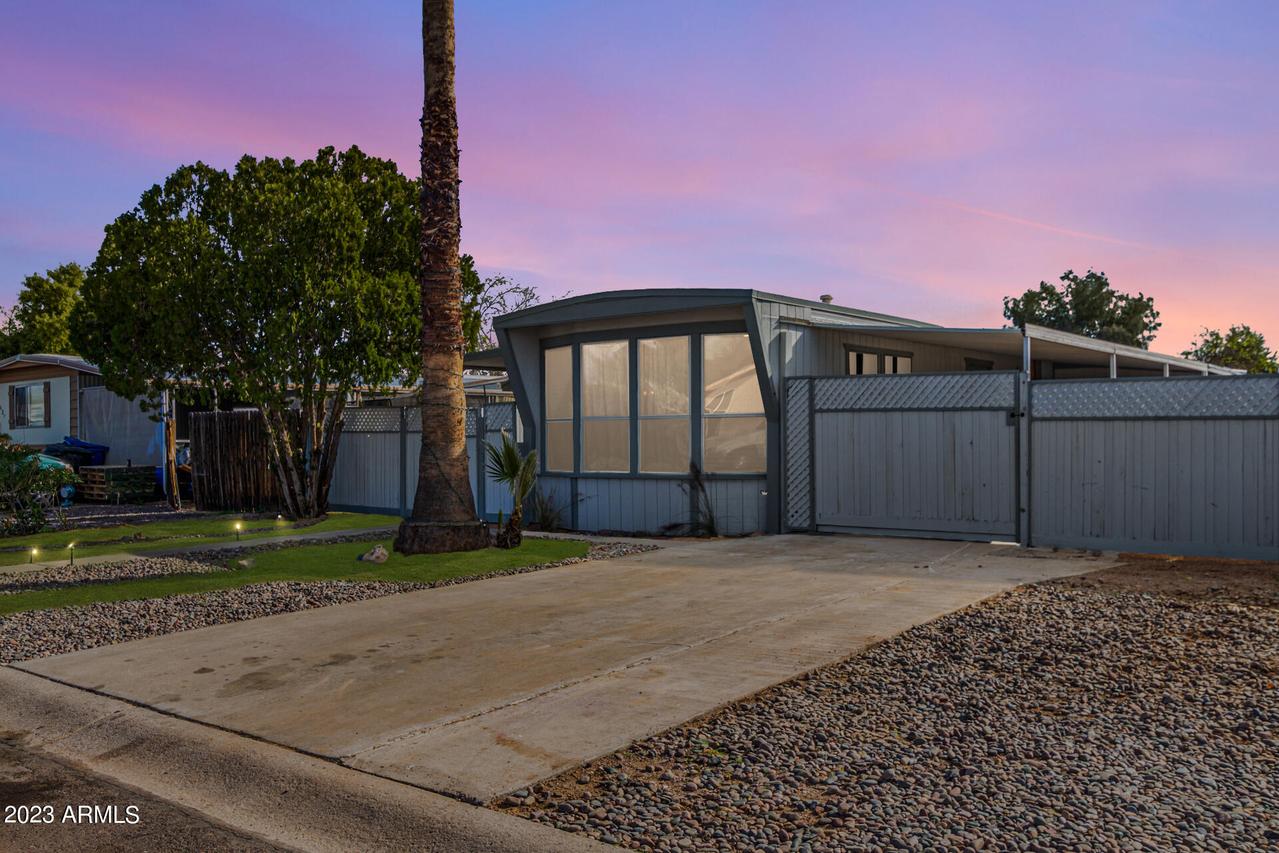 7621 E Gale Ave., Mesa, AZ 85209