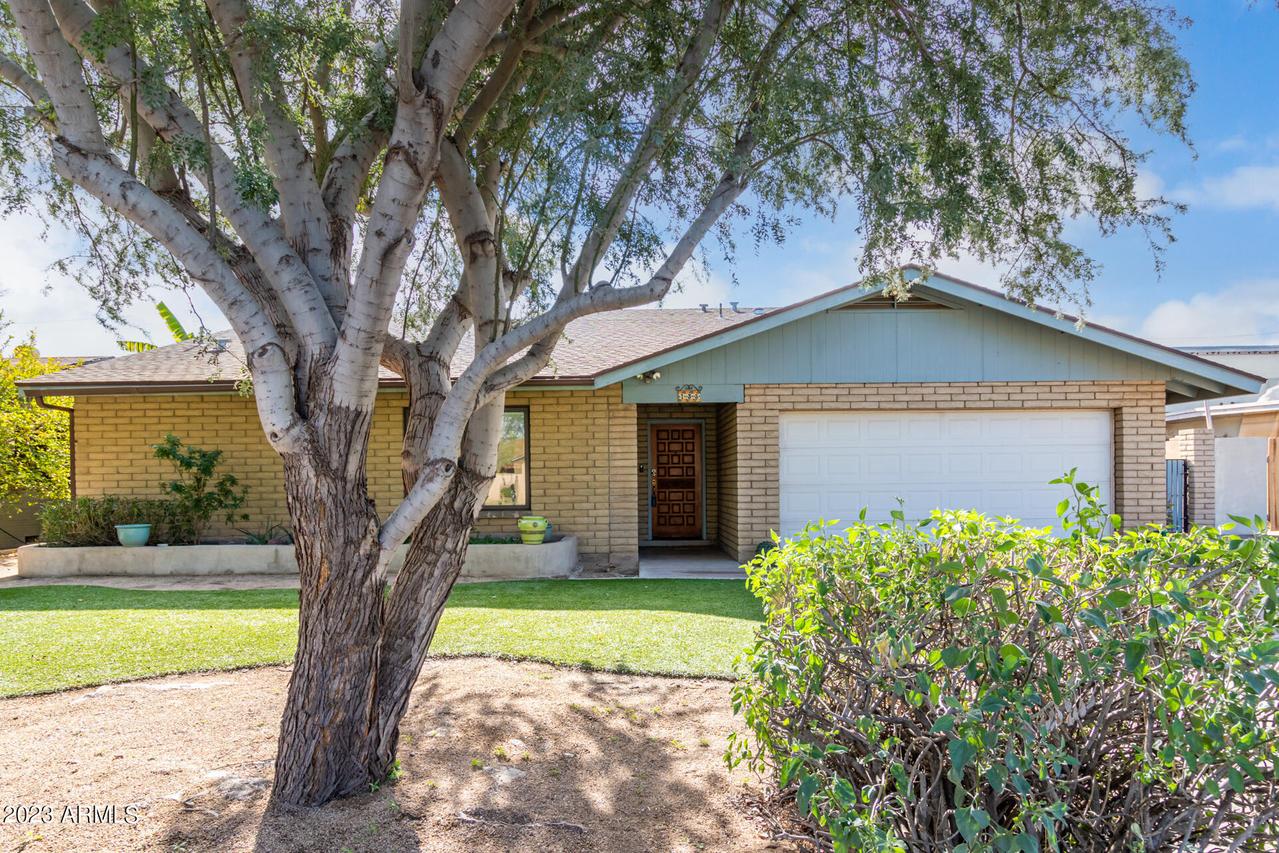 135 W Hu Esta Dr., Tempe, AZ 85282