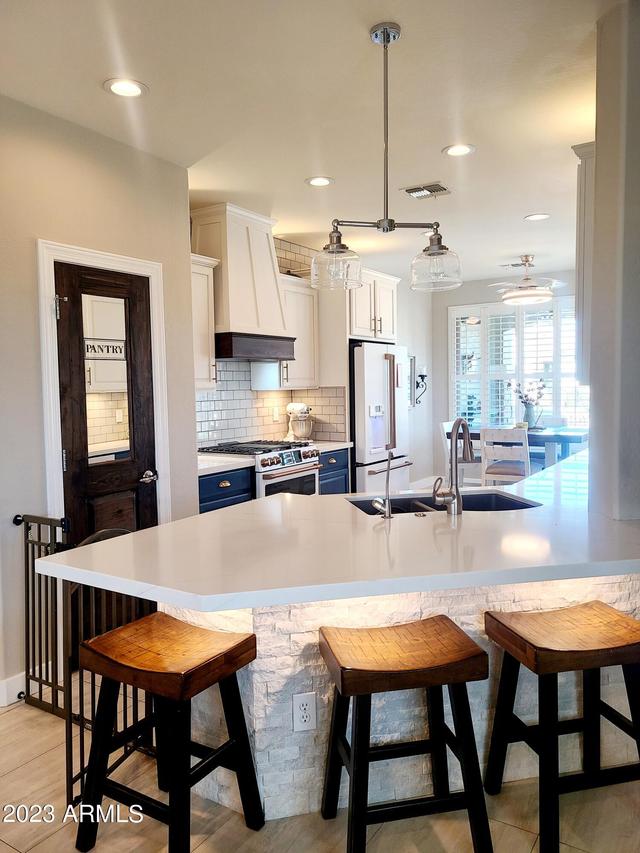 279 W Peak Pl., San Tan Valley, AZ 85143