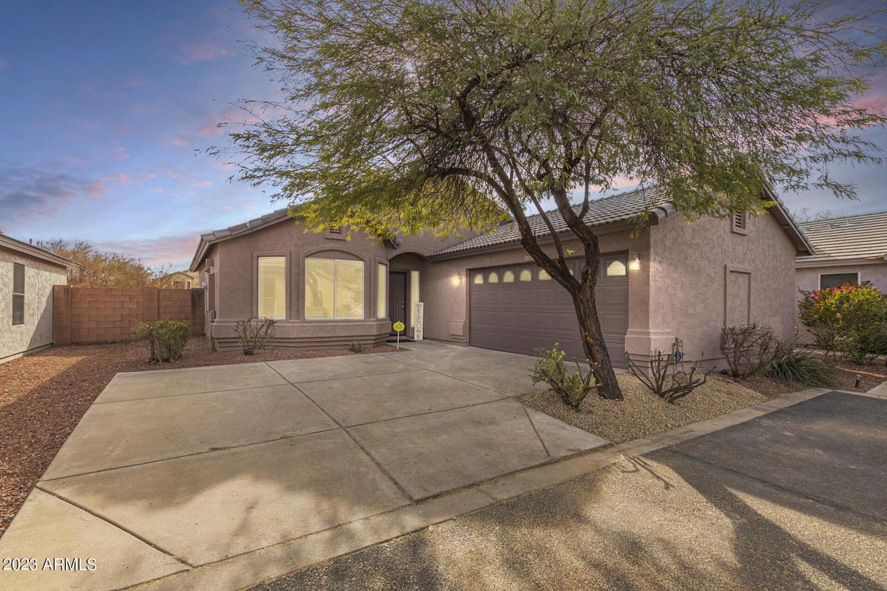 3304 E Tierra Buena Ln., Phoenix, AZ 85032