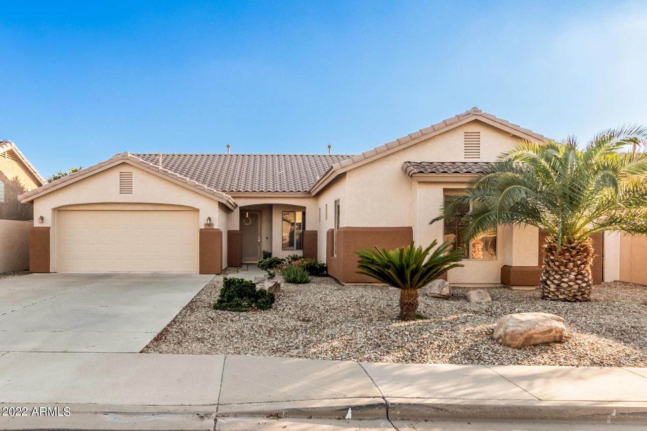 7161 W Buckskin Tr., Peoria, AZ 85383