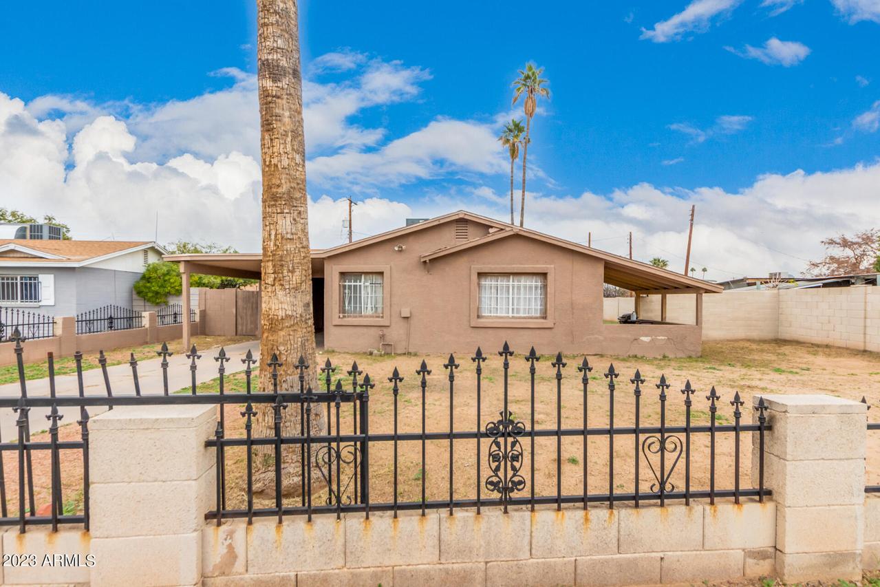 2010 W Chambers St., Phoenix, AZ 85041