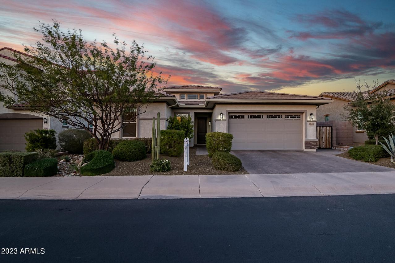 228 E Pasaro Dr., Phoenix, AZ 85085