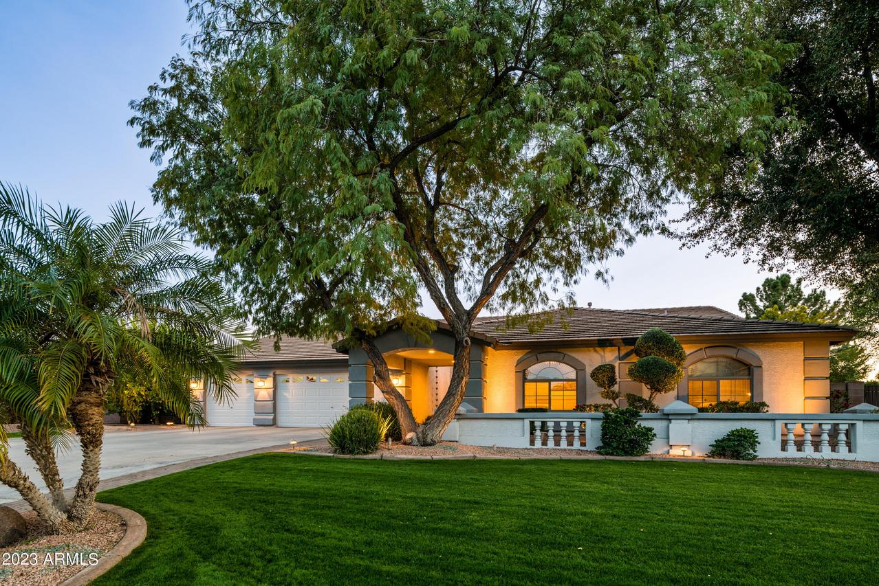 4107 E Fairfield St., Mesa, AZ 85205