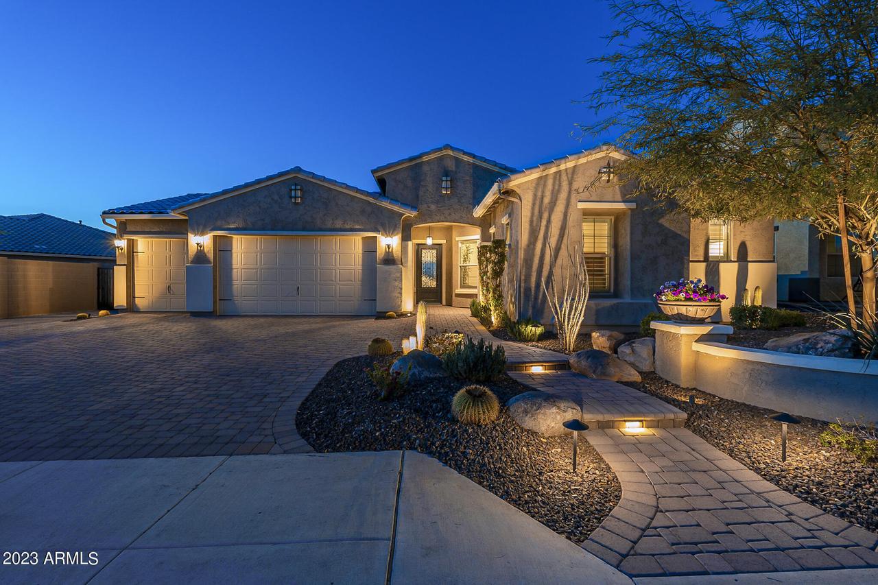 9958 W White Feather Ln., Peoria, AZ 85383