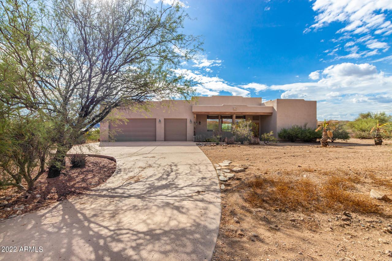 44811 N 12th St., New River, AZ 85087