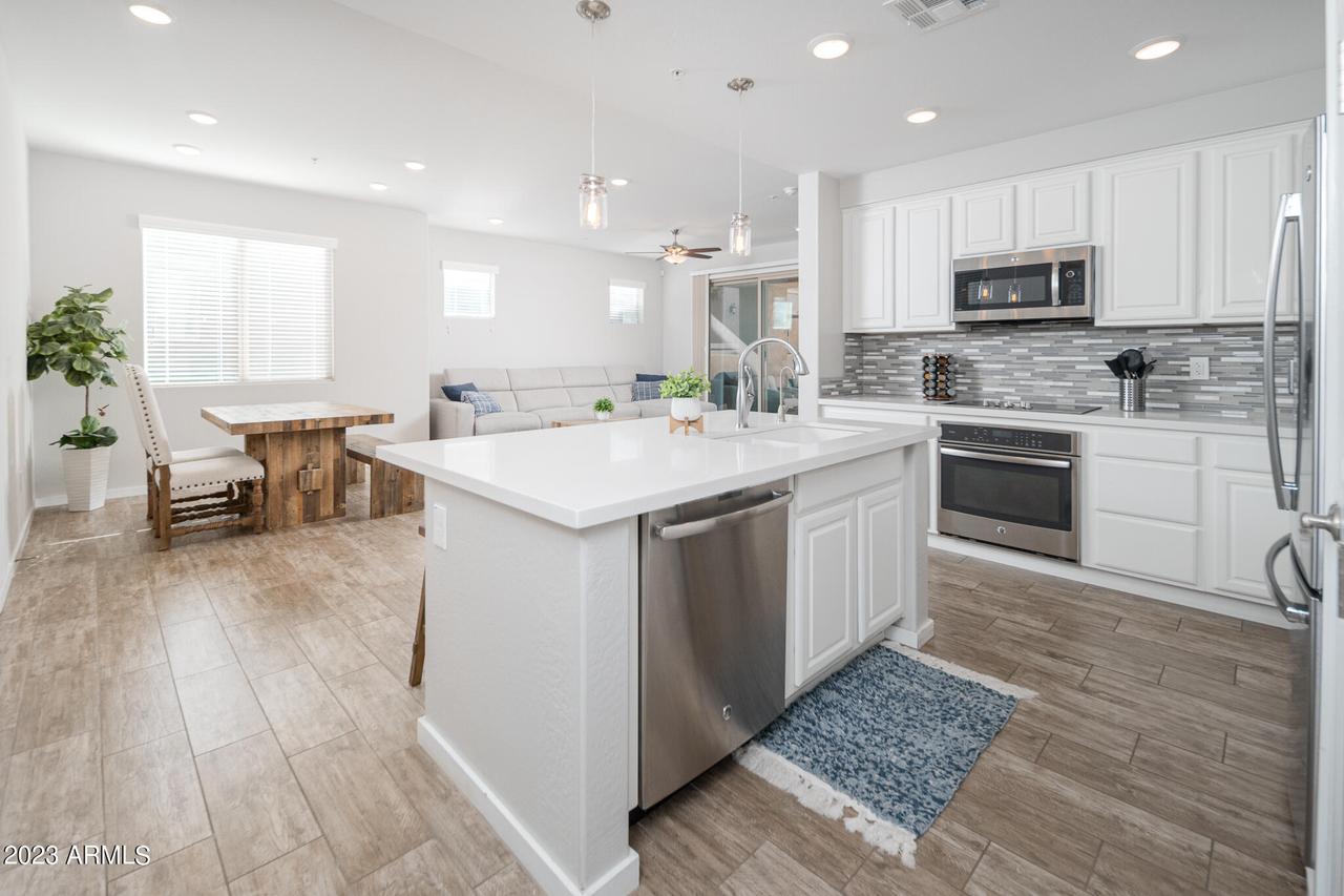 250 W Queen Creek Rd. #114, Chandler, AZ 85248