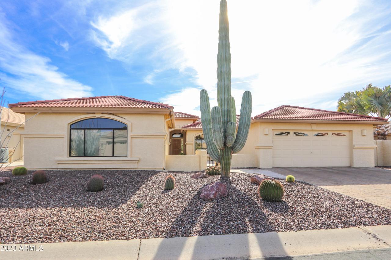 9923 E Sunburst Dr., Sun Lakes, AZ 85248