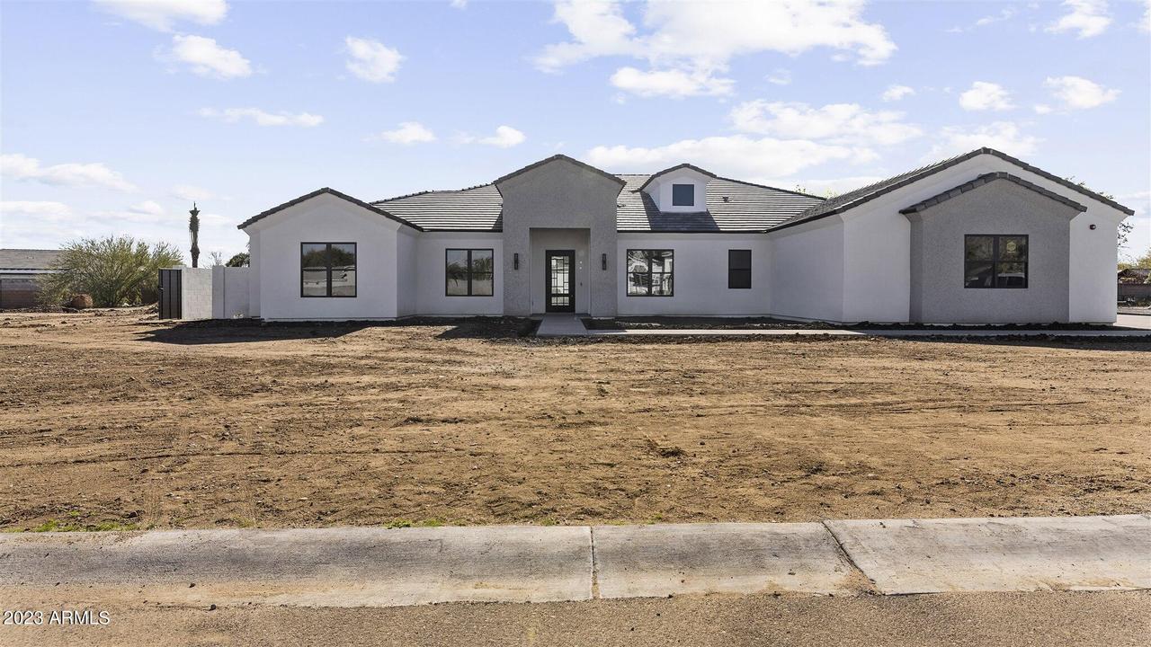 7963 W Peay Dr., Peoria, AZ 85383