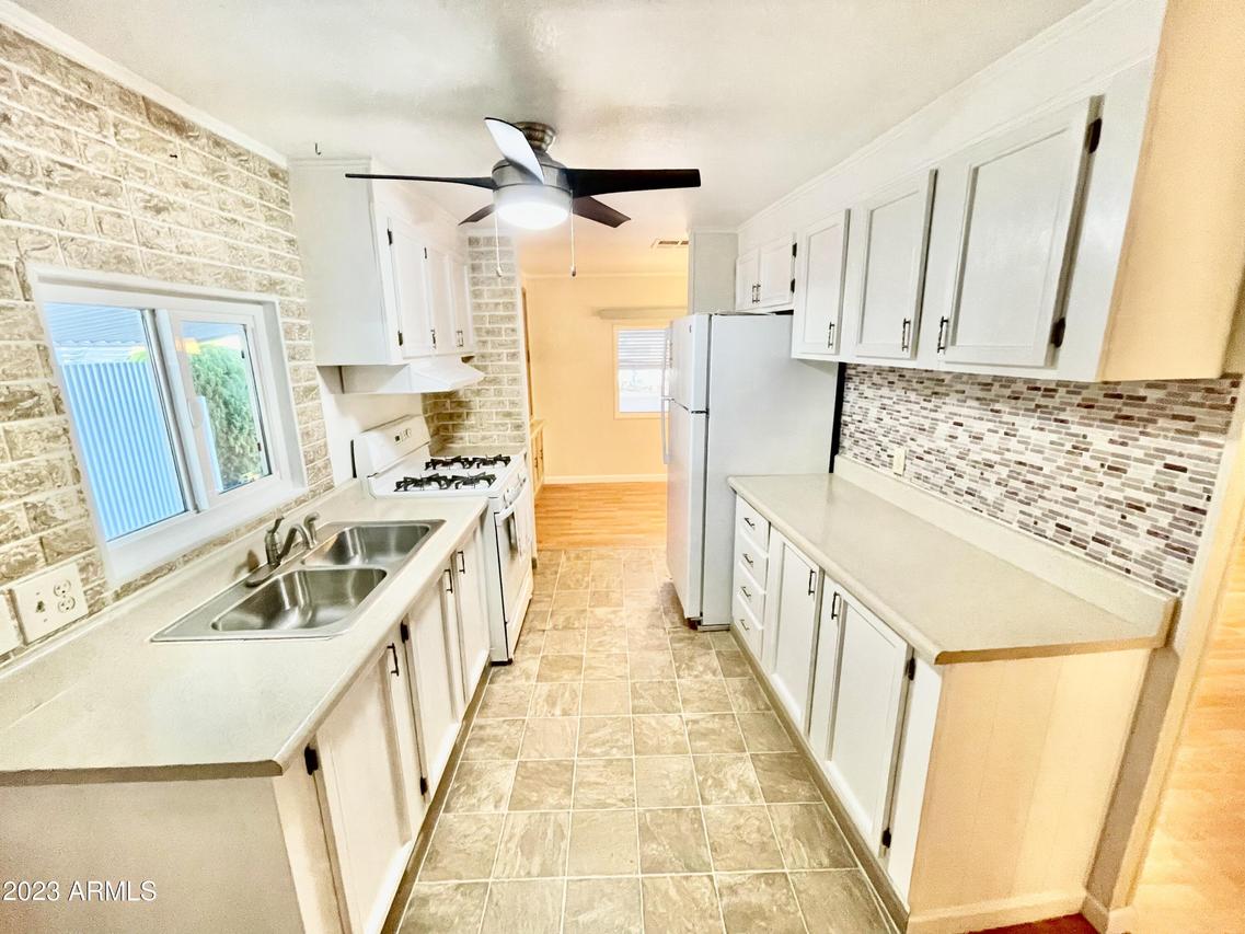 305 S Val Vista Dr. #32, Mesa, AZ 85204