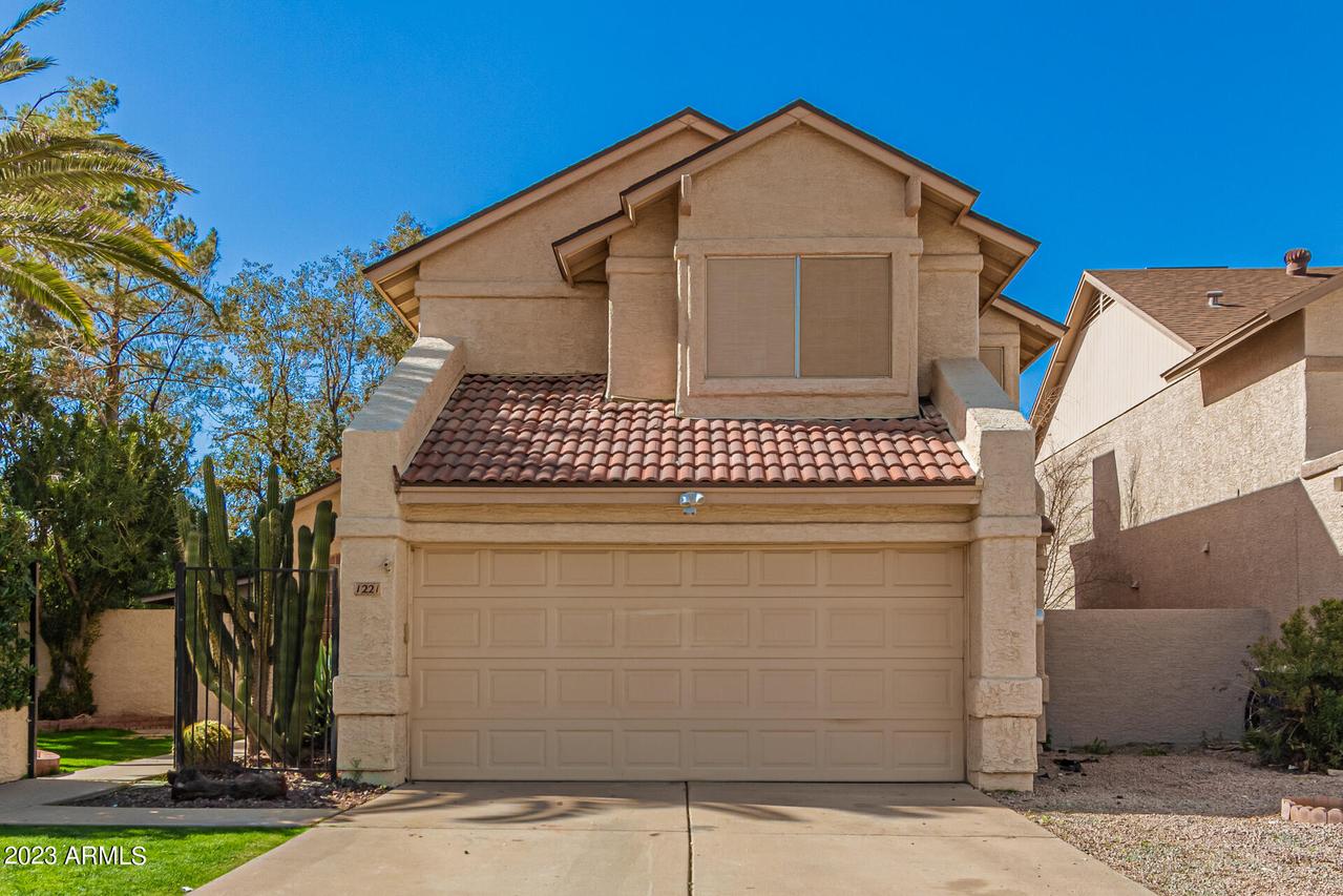 1221 W Calle Del Norte, Chandler, AZ 85224