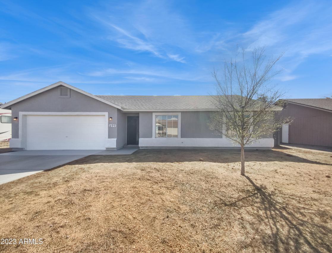 699 E Osage Ave., Apache Junction, AZ 85119
