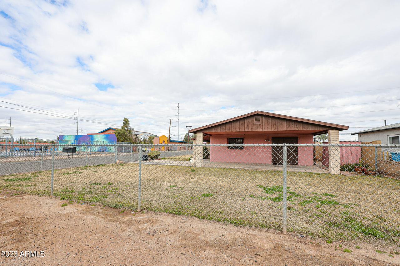 1544 W Hadley St., Phoenix, AZ 85007