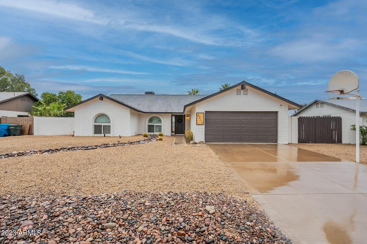 5215 E Tierra Buena Ln., Scottsdale, AZ 85254