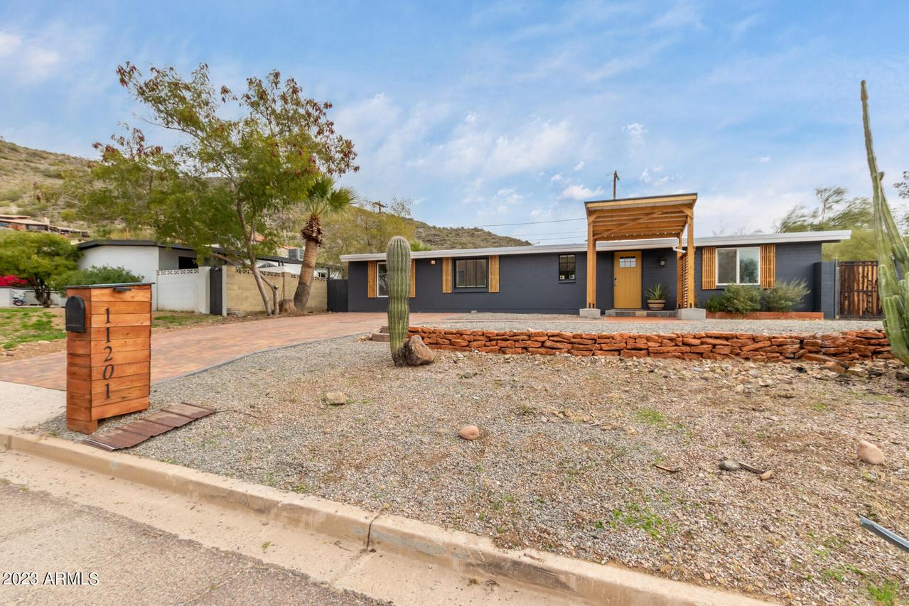 11201 N 16th Ave., Phoenix, AZ 85029
