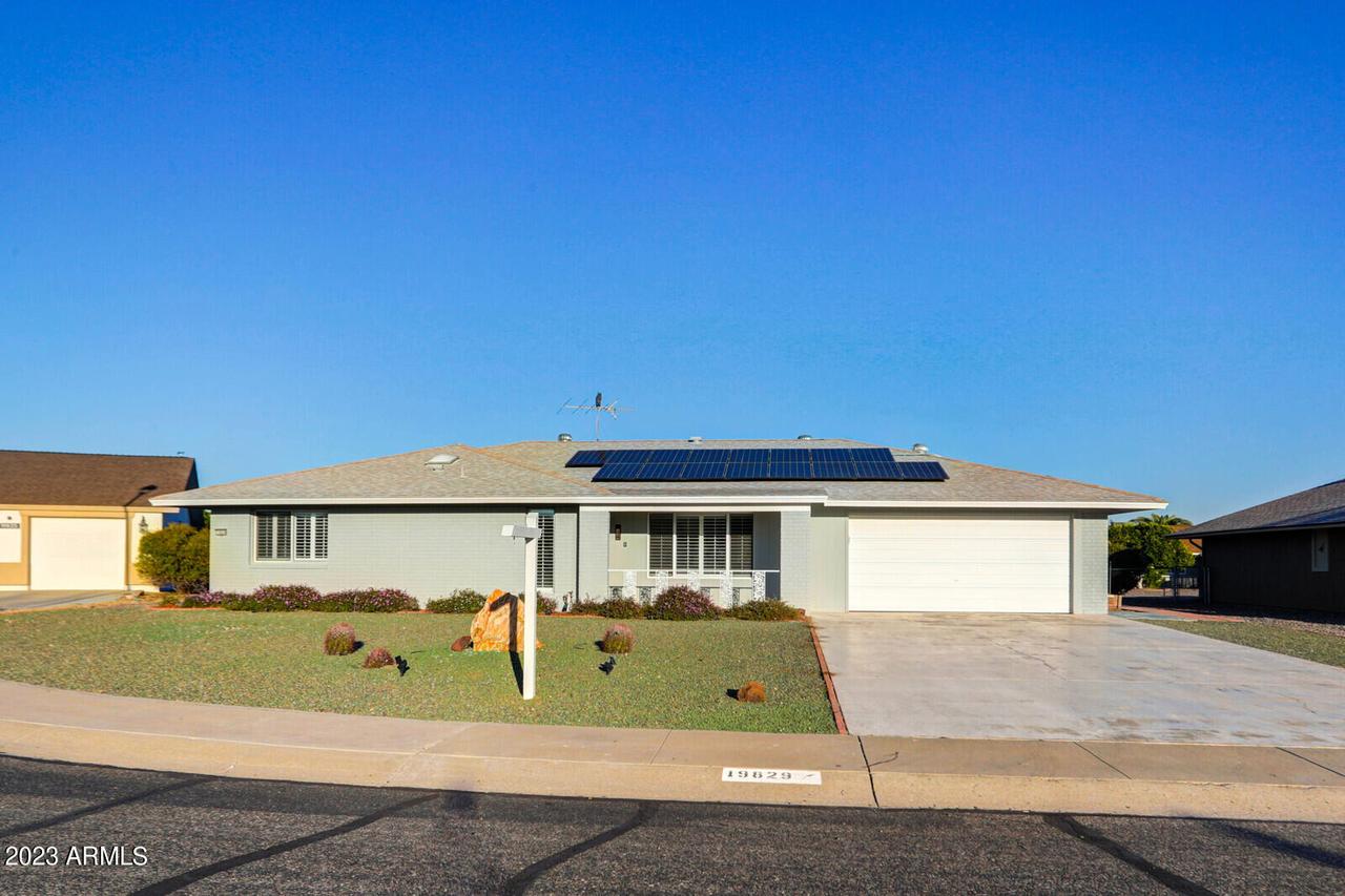 19829 N 100th Dr., Sun City, AZ 85373