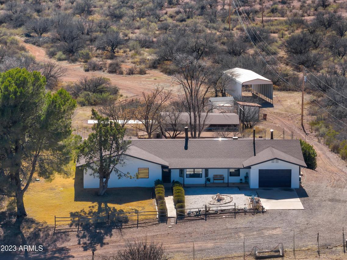 2121 N Barber Rd., Huachuca City, AZ 85616